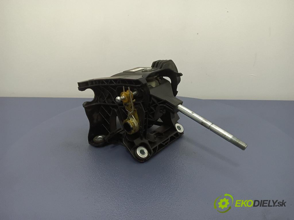Ford S-max 0 Páka: Zmeny: 6G9R-7C453-FC