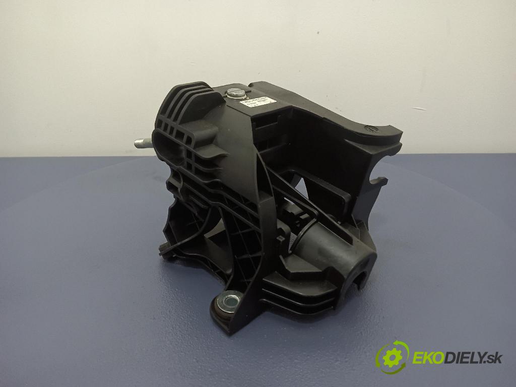 Ford S-max 0 Páka: Zmeny: 6G9R-7C453-FC