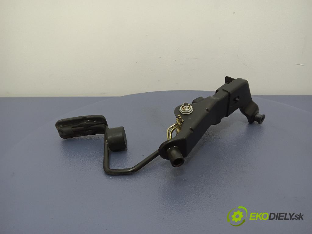 Toyota Rav4 2004 pedal Plyn: 89281-33010