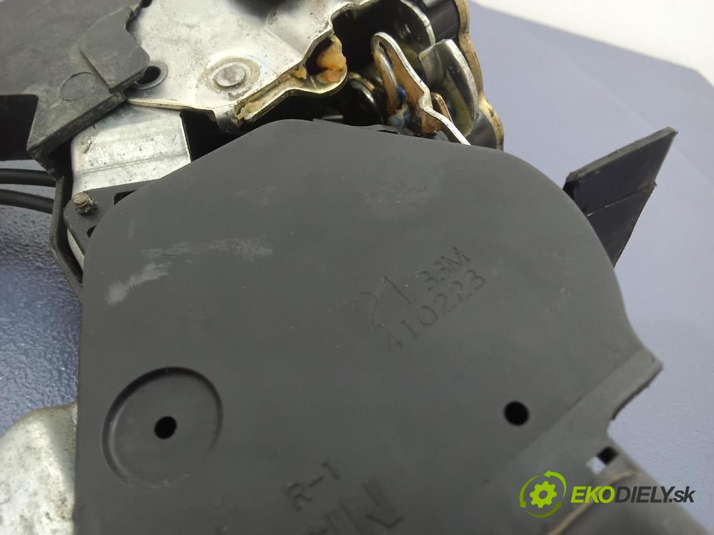 Toyota Rav4 2004 zámok dvere Predné v pravo: 01