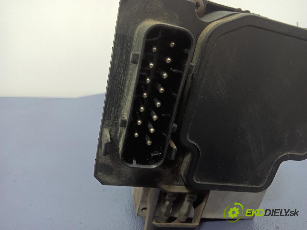 Volkswagen Passat 1999 čerpadlo ABS x 8E0614111T