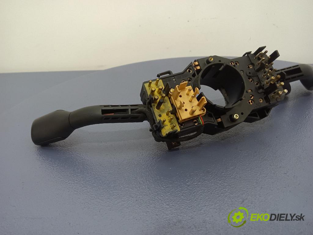 Audi A4 1997 prepínač Komplex: 4D0953513A
