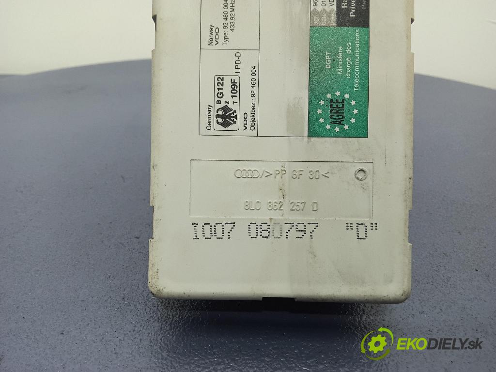 Audi A4 1997 pompa Centrálny: Zámok: 8L0862257D