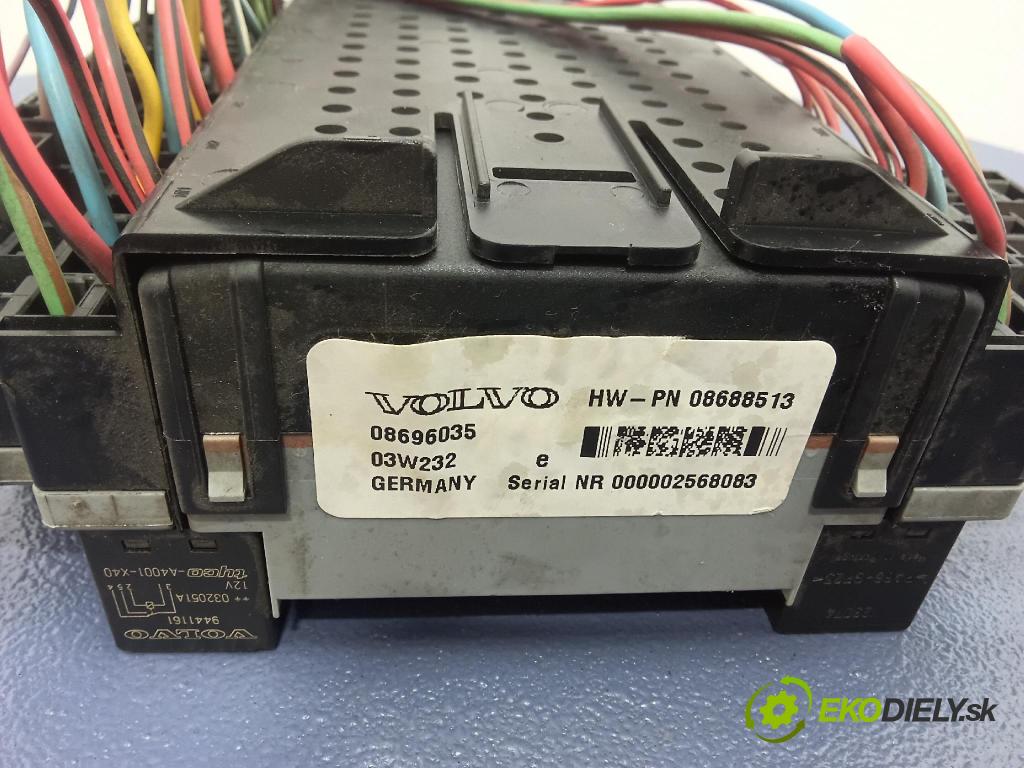 Volvo V70 2003 skrinka Poistky: 08696035