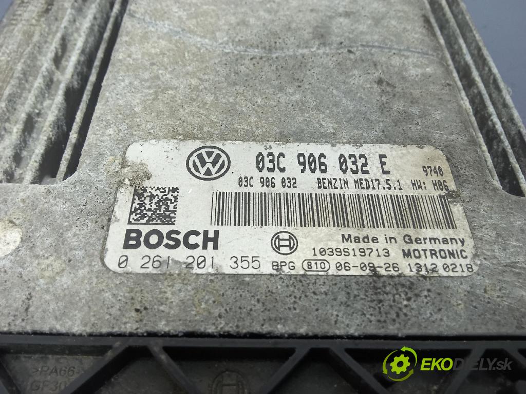 Vw Golf 2007 riadiaca jednotka Motor: 03C906032E