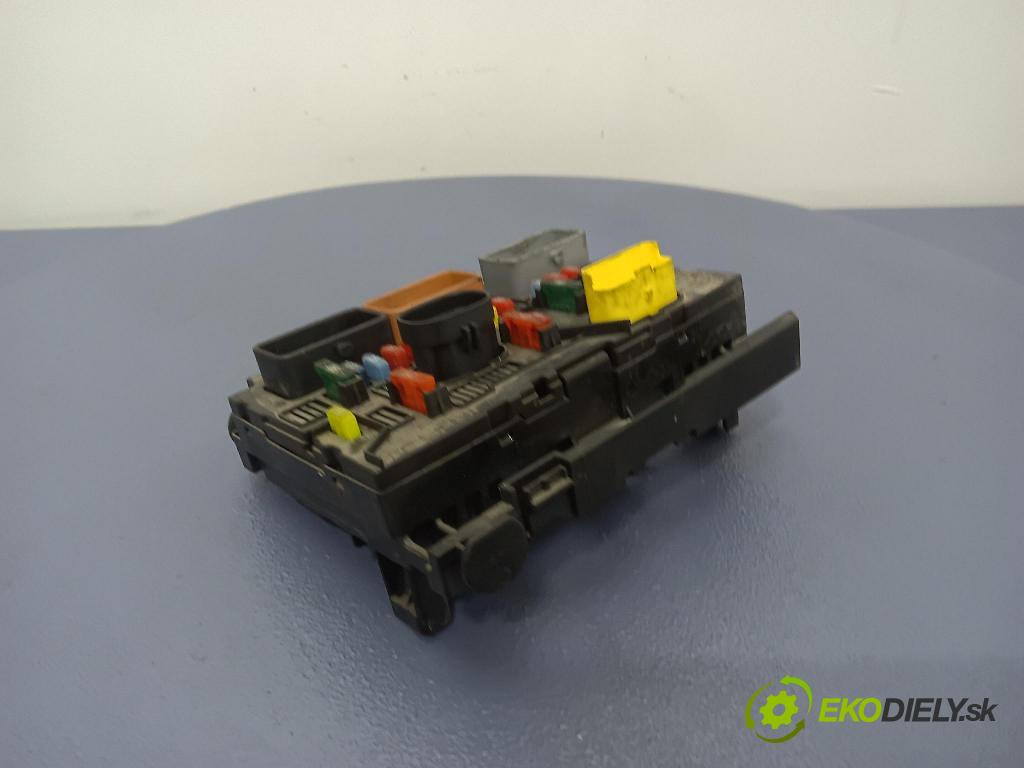 Peugeot 307 2005 skrinka Poistky: 9659741880