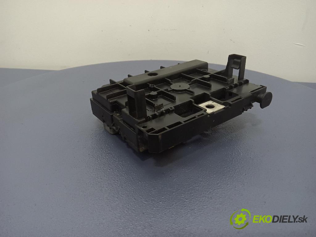 Peugeot 307 2005 skrinka Poistky: 9659741880