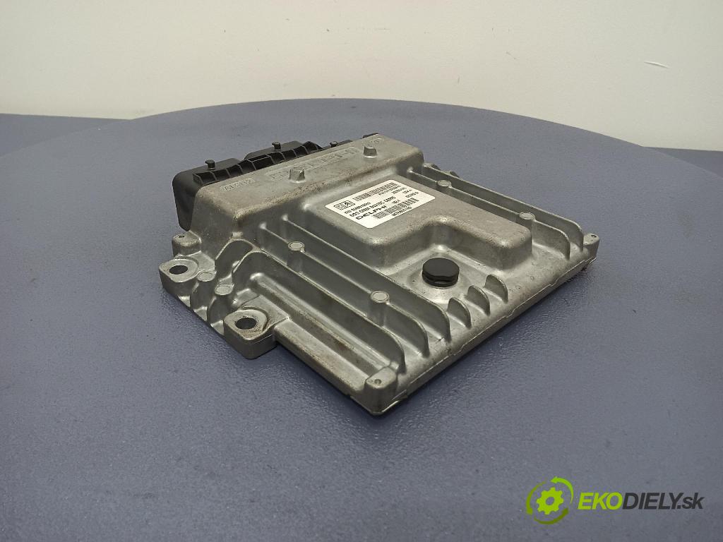 Citroen C5 2011 riadiaca jednotka Motor: 9676860180