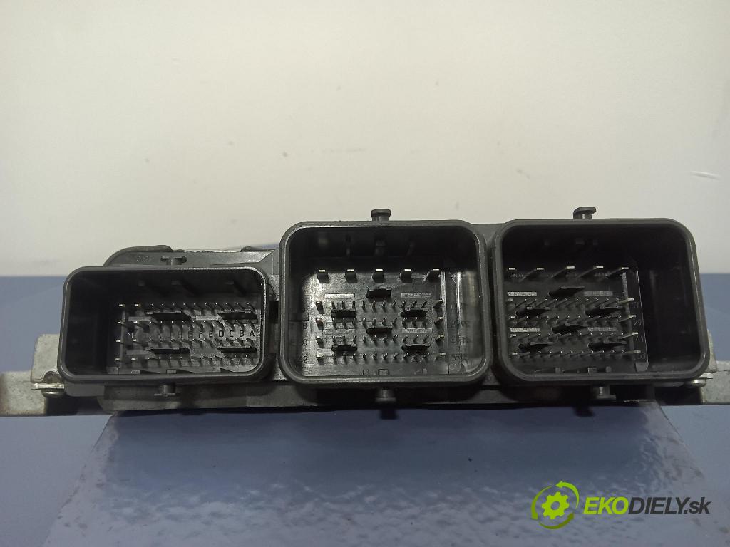 Citroen C5 2011 riadiaca jednotka Motor: 9676860180