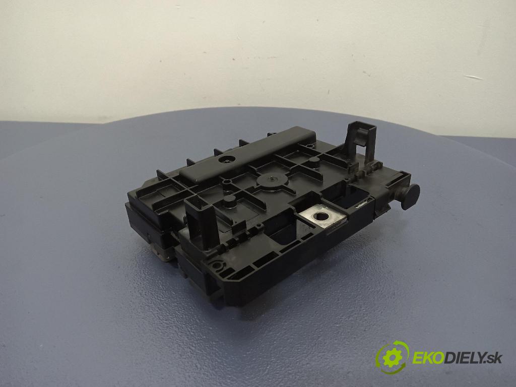 Citroen C5 2011 skrinka Poistky: 9675877980