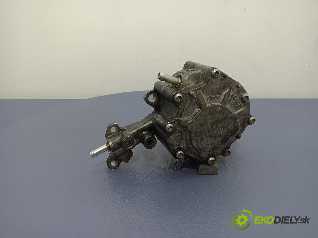 Audi A4 2005 čerpadlo vákuová 038145209C