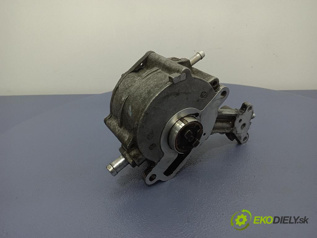 Audi A4 2005 čerpadlo vákuová 038145209C