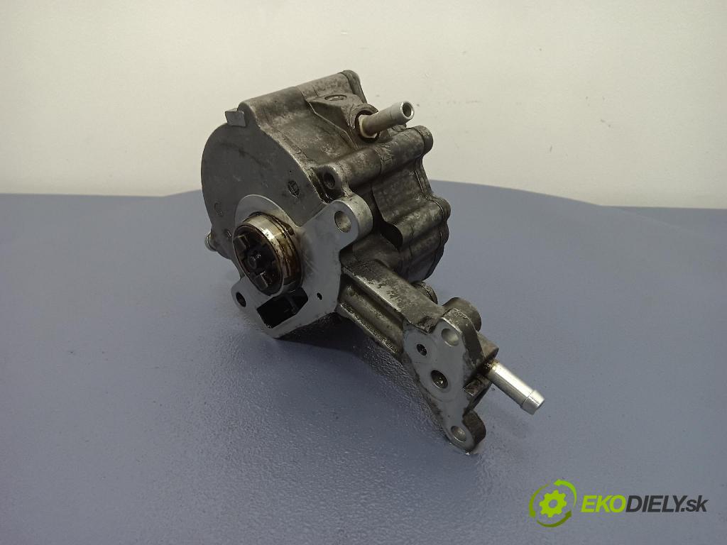 Audi A4 2005 čerpadlo vákuová 038145209C