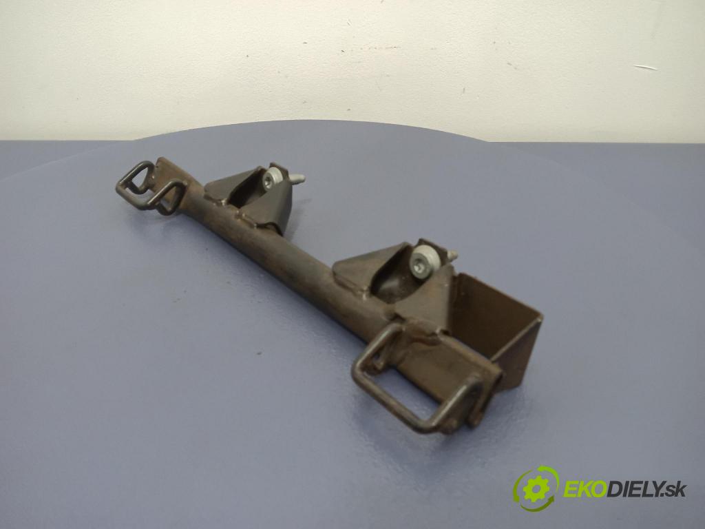 Audi A4 2005 Sedačka zadný 8E0813546B
