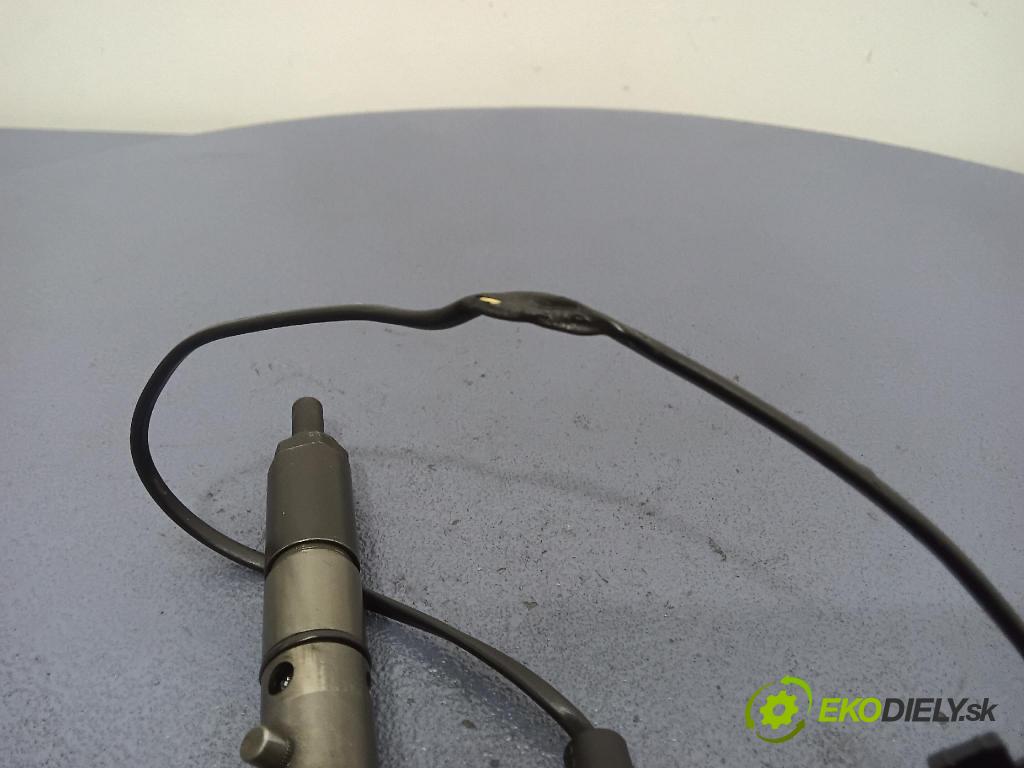 Audi A4 2003 vstrek 059130202F