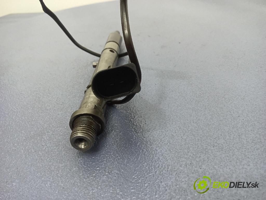 Audi A4 2003 vstrek 059130202F