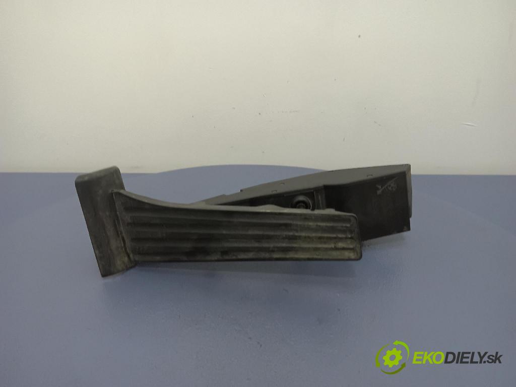 Bmw 318 2004 pedal Plyn: 6762481