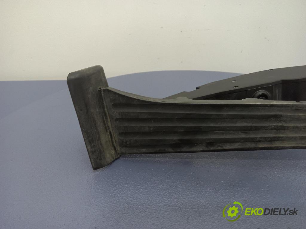 Bmw 318 2004 pedal Plyn: 6762481