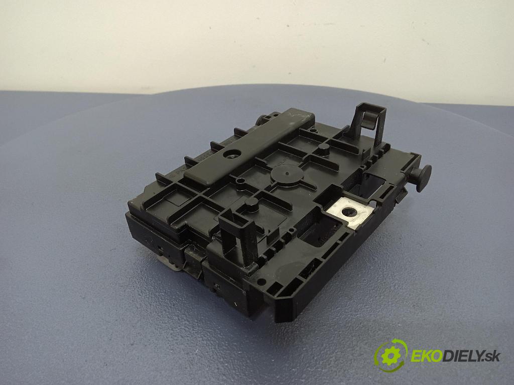 Peugeot 307 2006 skrinka Poistky: 9661087080