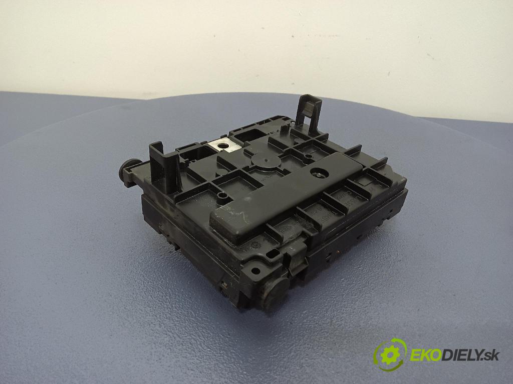 Peugeot 307 2006 skrinka Poistky: 9661087080