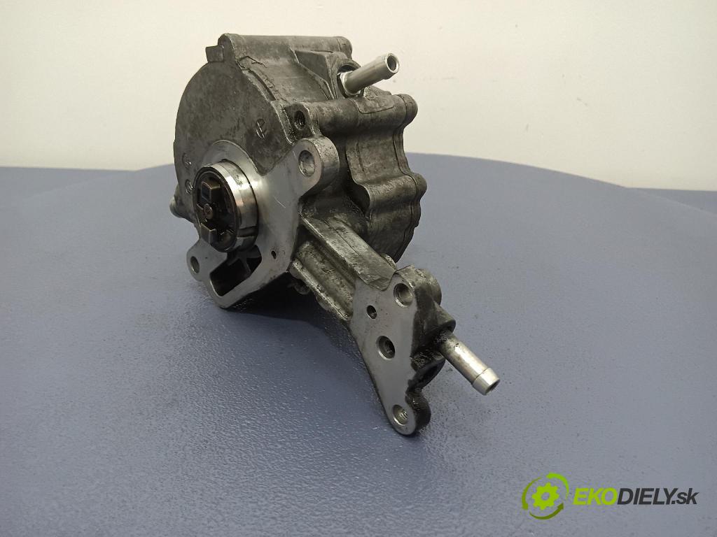 Volkswagen Golf 1998 čerpadlo vákuová 038145209C