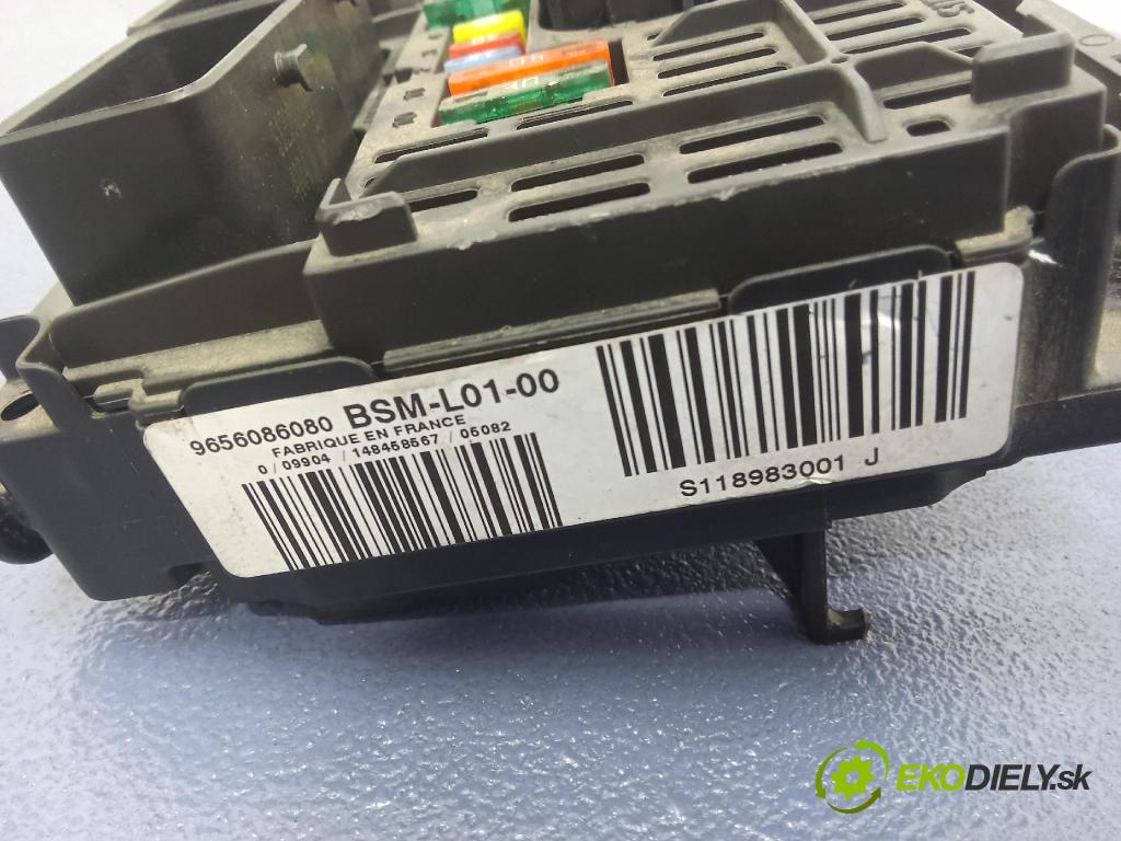 Peugeot 407 2005 skrinka Poistky: 9656086080