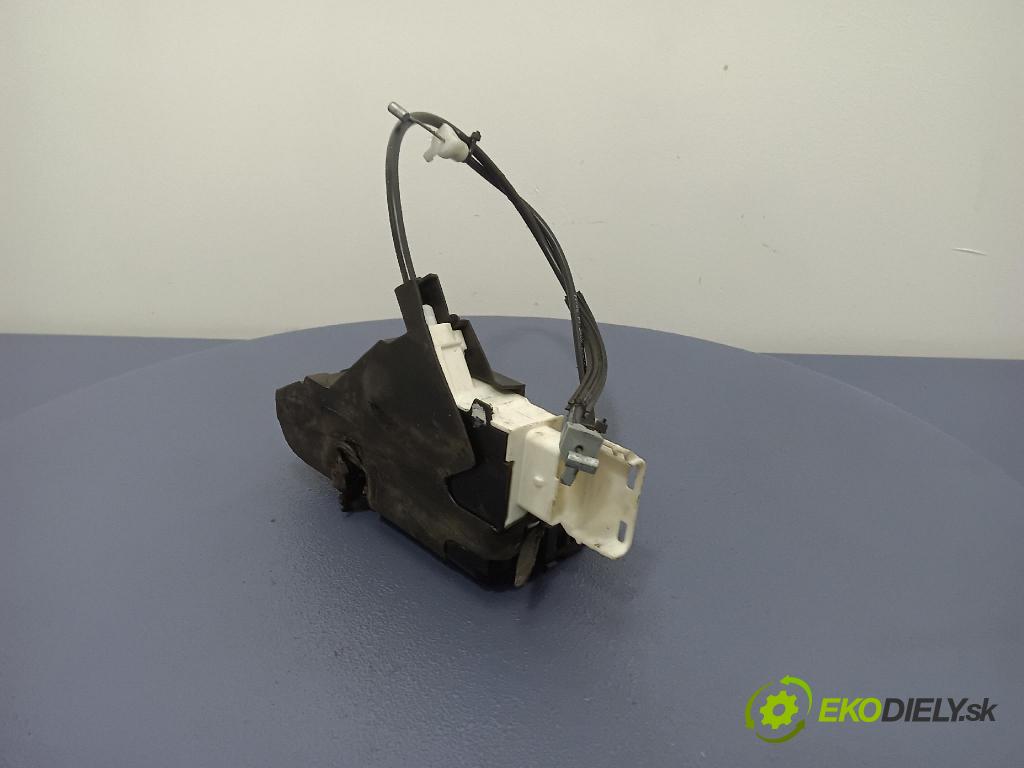 Peugeot 407 2005 zámok dvere Predné Vľavo: 9683417880
