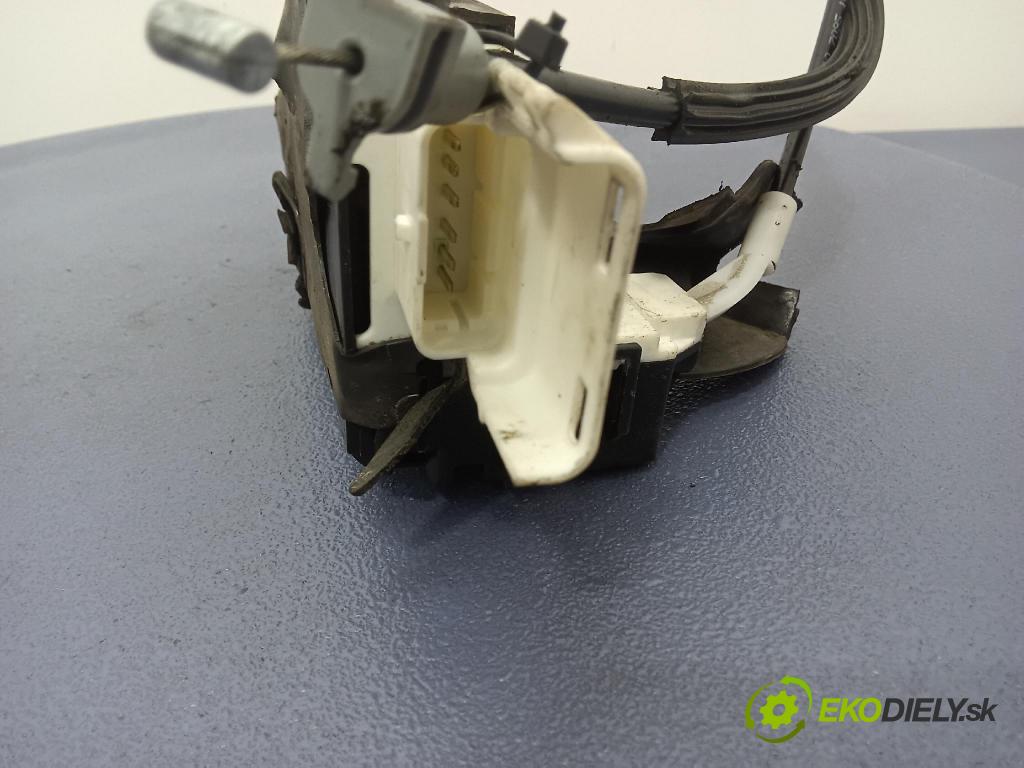 Peugeot 407 2005 zámok dvere Predné Vľavo: 9683417880