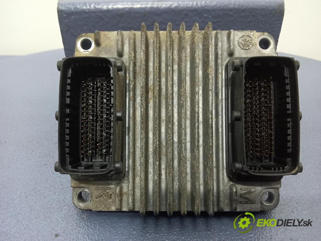 Opel Vectra 2000 riadiaca jednotka Motor: 09391340