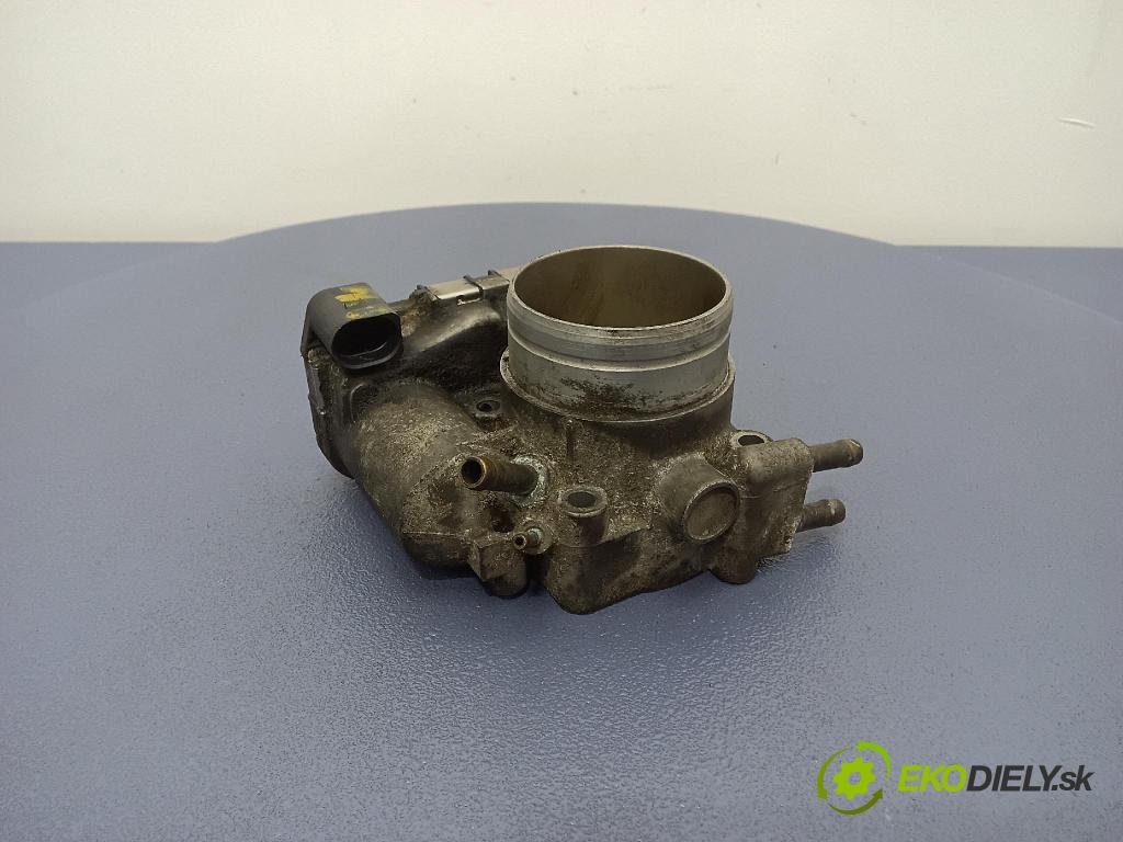 Audi A4 1999 klapka 06B133062E