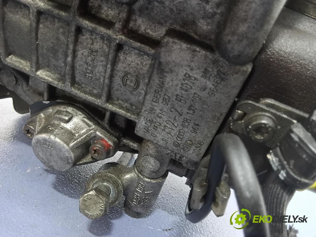 Volkswagen Passat 1999 čerpadlo Injekce: 028130147M
