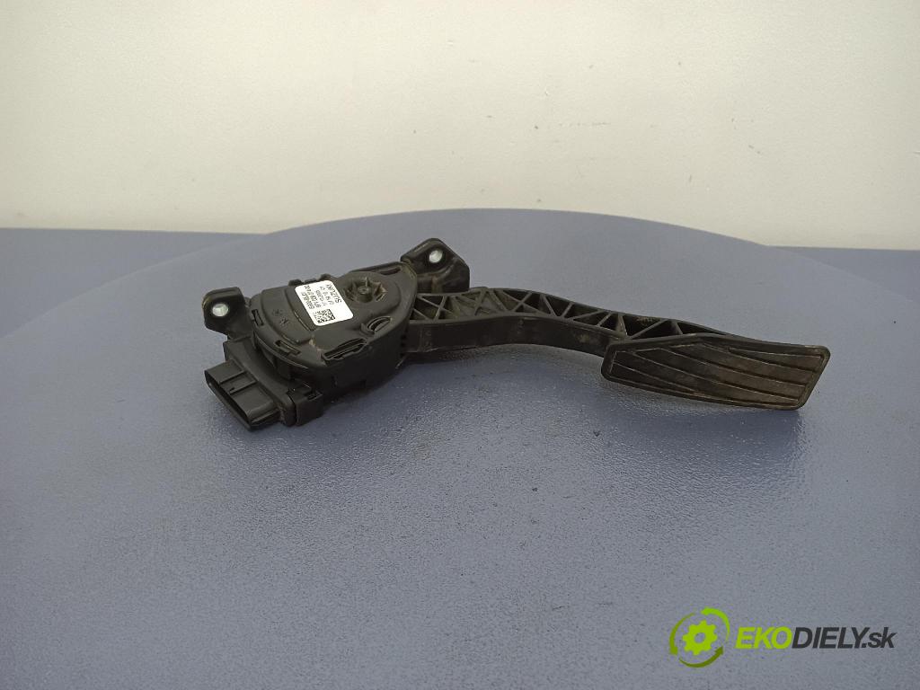 Suzuki Grand vitara 2006 pedal Plyn: I5900-65J01