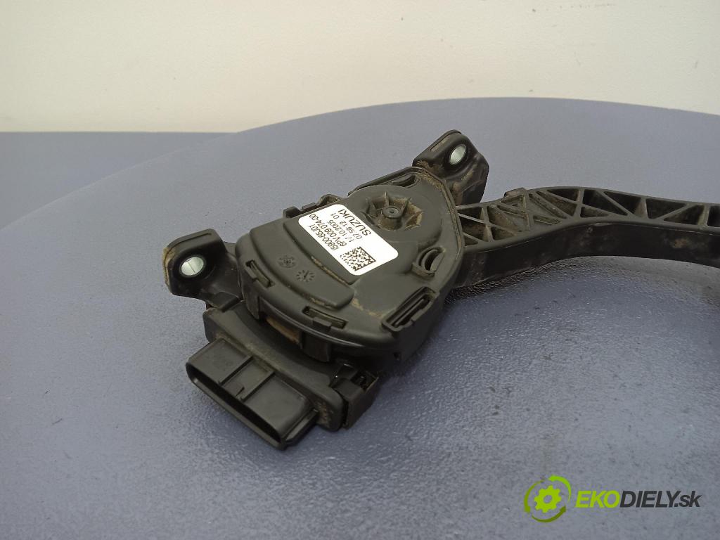Suzuki Grand vitara 2006 pedal Plyn: I5900-65J01