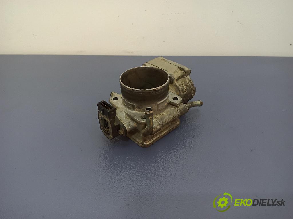 Mitsubishi Carisma 2003 škrticí klapka EAC60-003