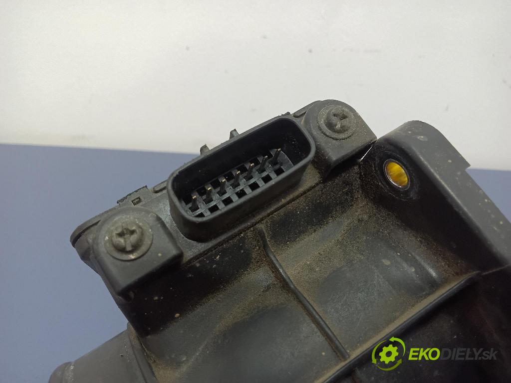 Mitsubishi Carisma 2003 váha vzduchu E5T08271