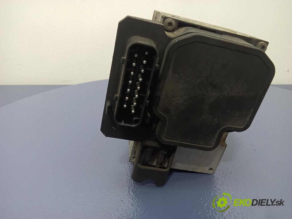 Volkswagen Passat 2001 čerpadlo ABS x 8E0614111T