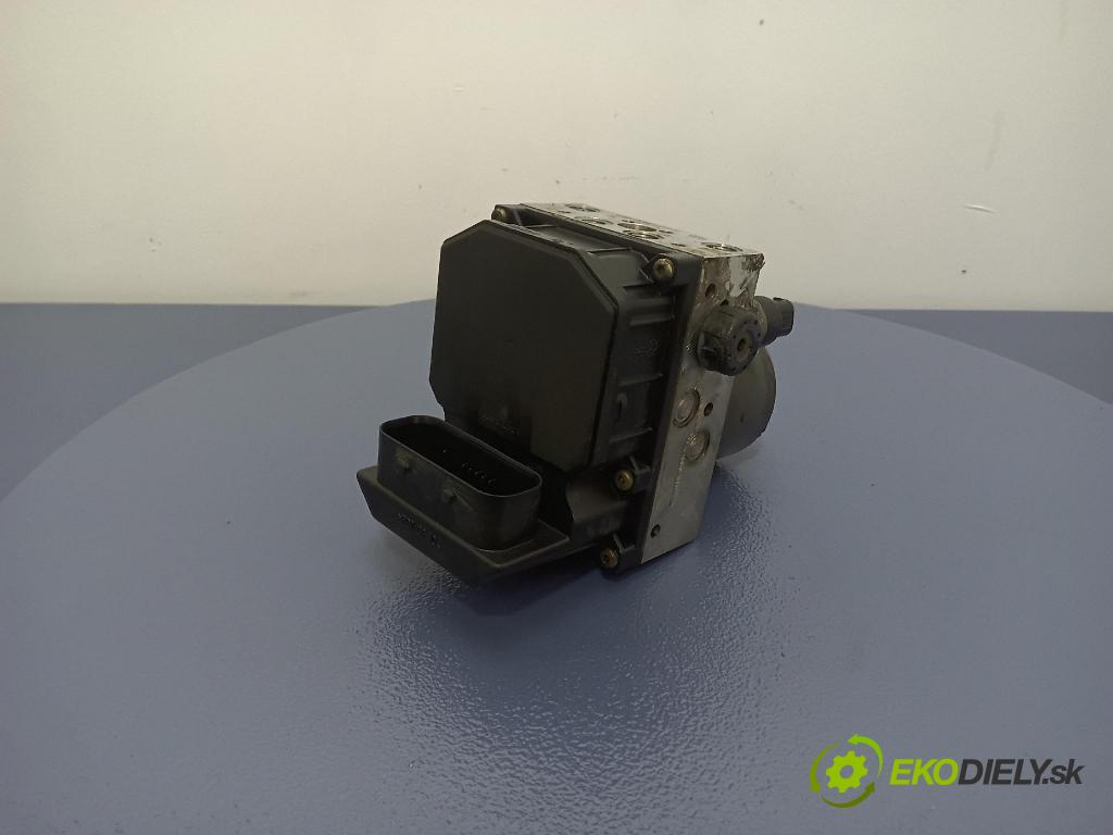 Volkswagen Passat 2001 čerpadlo ABS x 4B0614517G