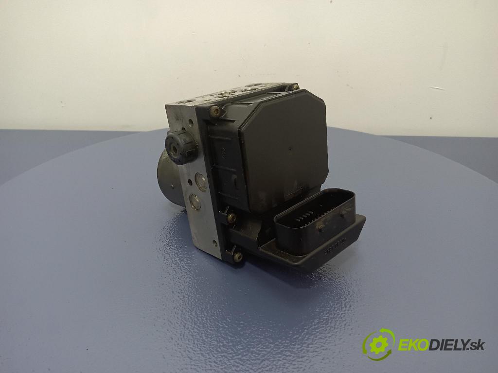Volkswagen Passat 2001 čerpadlo ABS x 4B0614517G