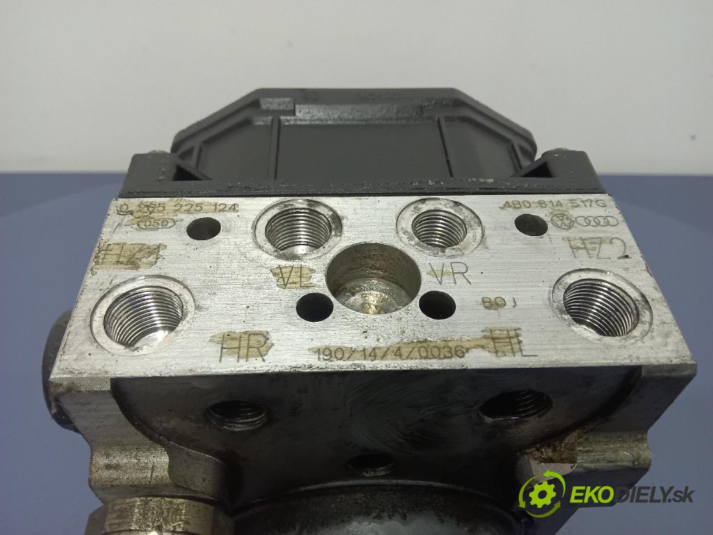 Volkswagen Passat 2001 čerpadlo ABS x 4B0614517G