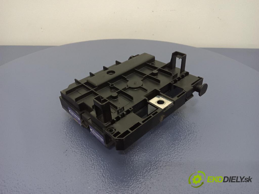 Citroen C4 2009 skrinka Poistky: 9664706280