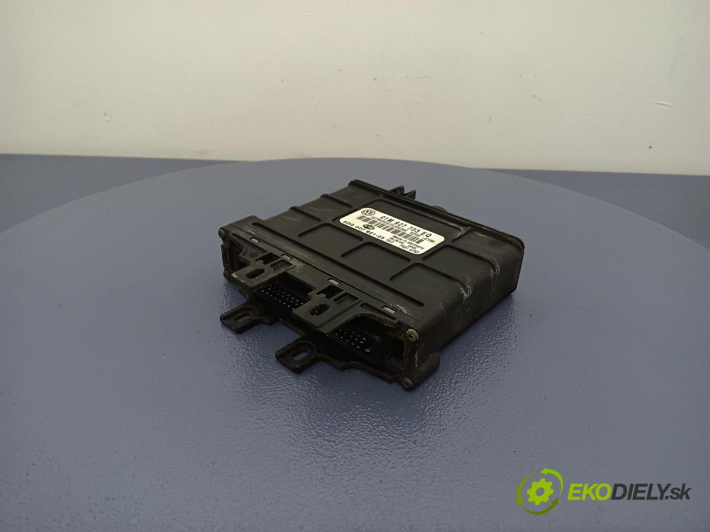 Volkswagen Golf 1998 riadiaca jednotka skrine 01M927733EQ