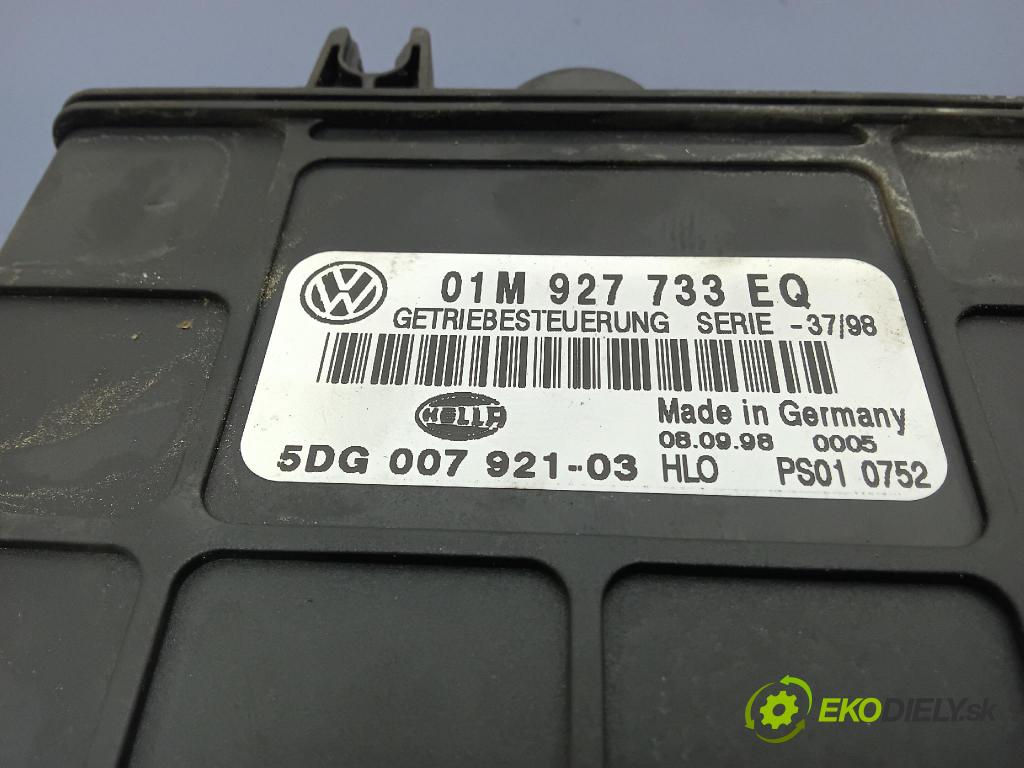 Volkswagen Golf 1998 riadiaca jednotka skrine 01M927733EQ