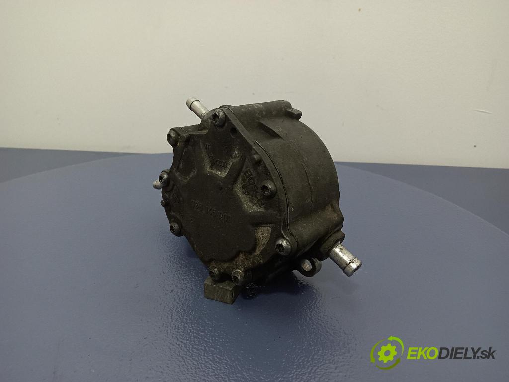 Volkswagen Caddy 2004 čerpadlo vakuová 038145209C