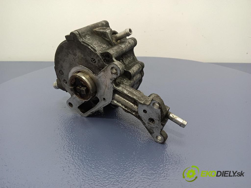 Volkswagen Caddy 2004 čerpadlo vakuová 038145209C