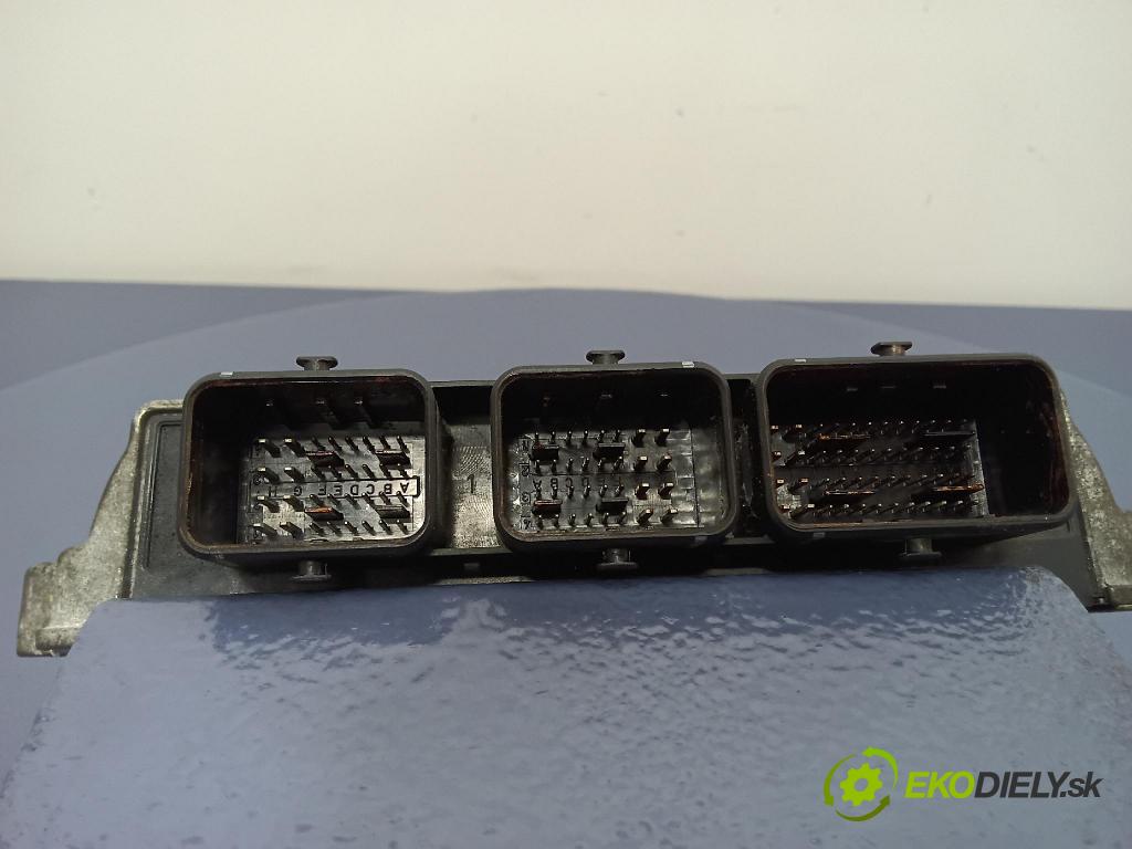 Citroen C3 2005 řídící jednotka Motor: 9663306680