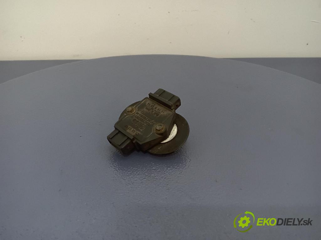 Audi A6 1997 řídící jednotka 8D0905351