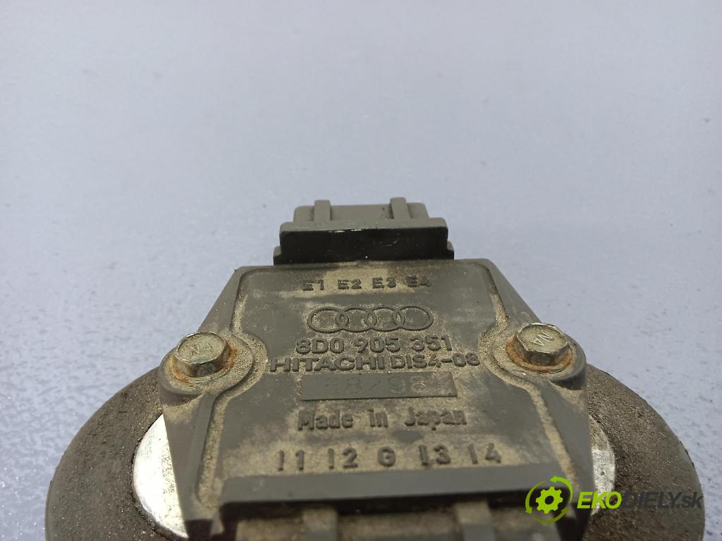 Audi A6 1997 řídící jednotka 8D0905351