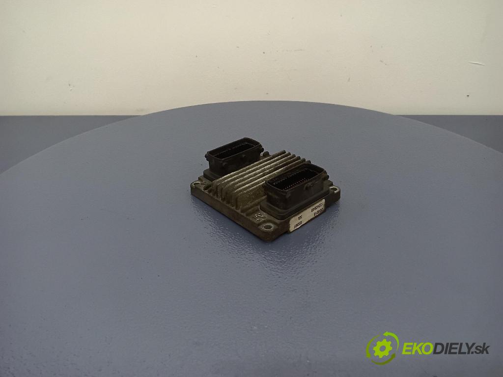 Opel Astra 2004 řídící jednotka Motor: 12242040