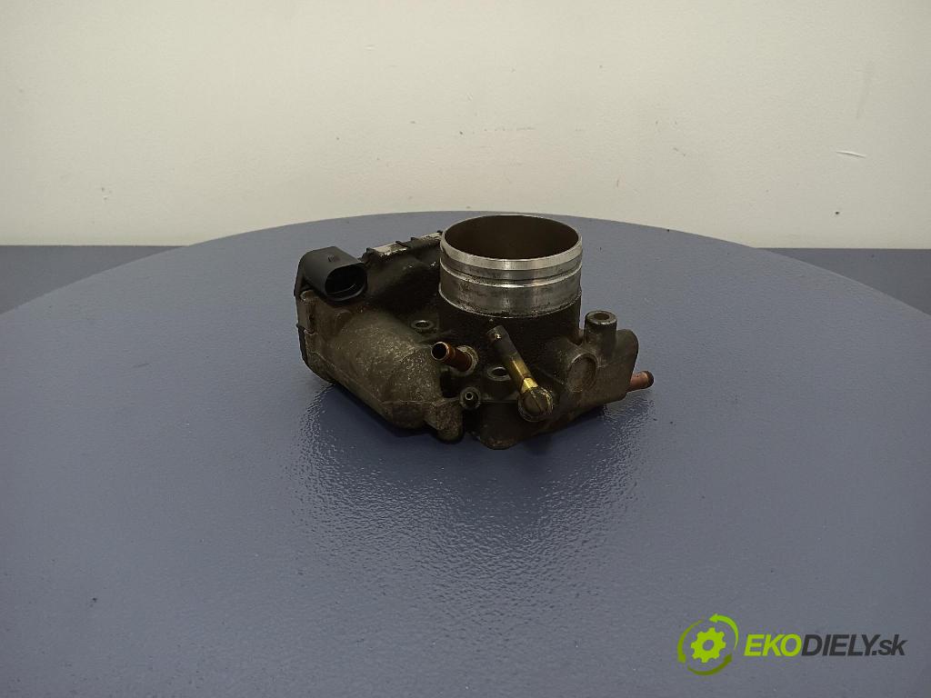 Audi A4 2002 škrticí klapka 06B133062H