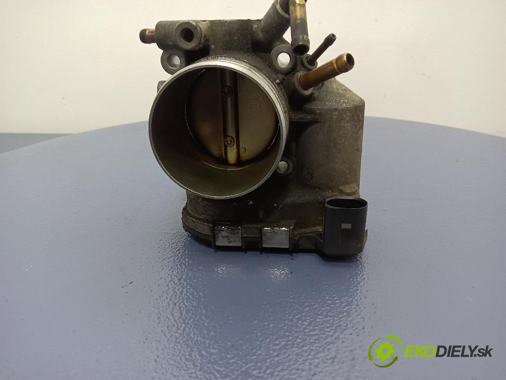 Audi A4 2002 škrticí klapka 06B133062H